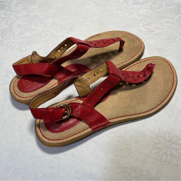 Born concept red T Strap Thong sandals size 6M Eyelet Vegan Leather Good Used C - Picture 8 of 8